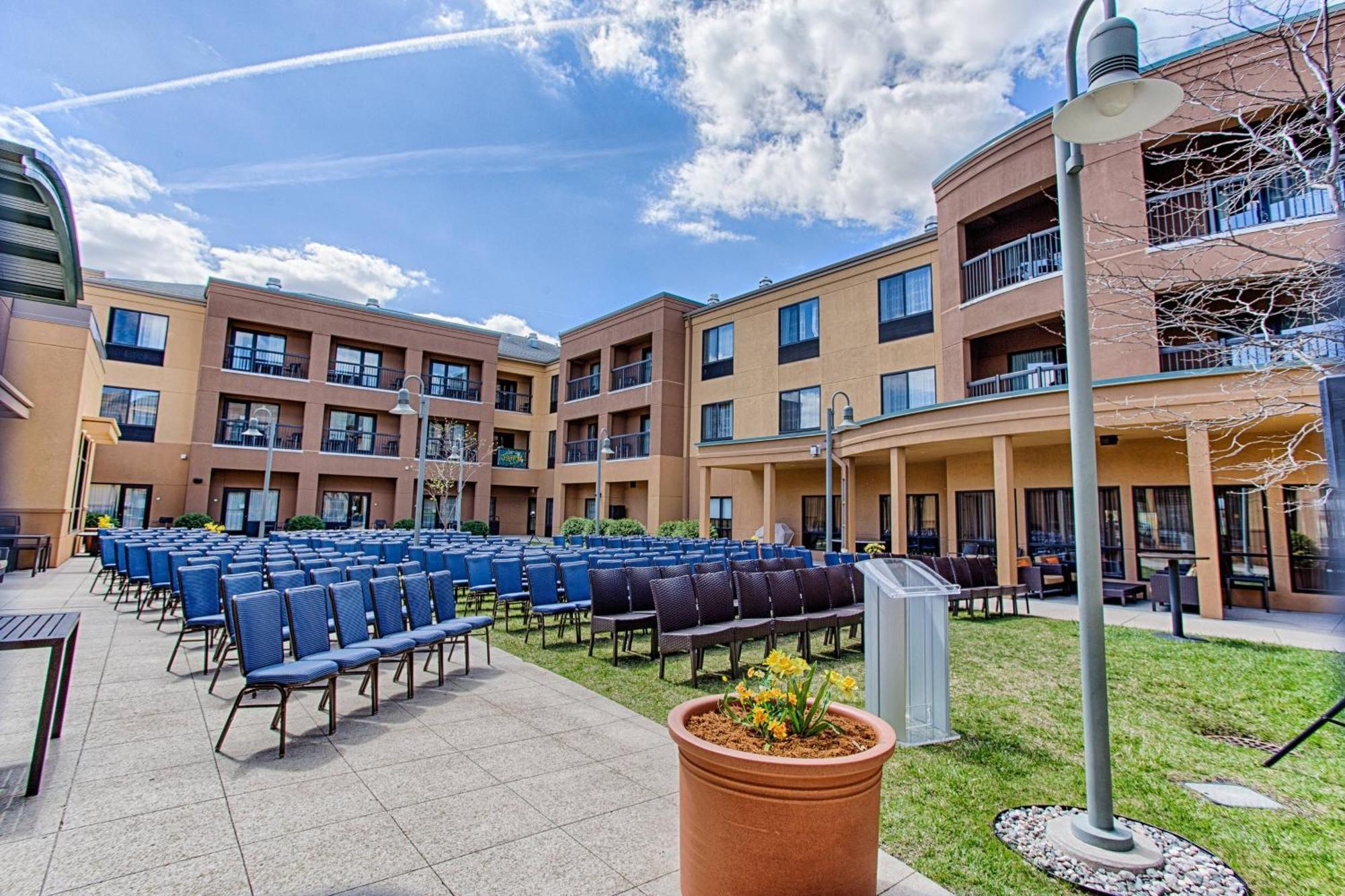 Hotel Courtyard Fargo Moorhead, Mn Exterior foto