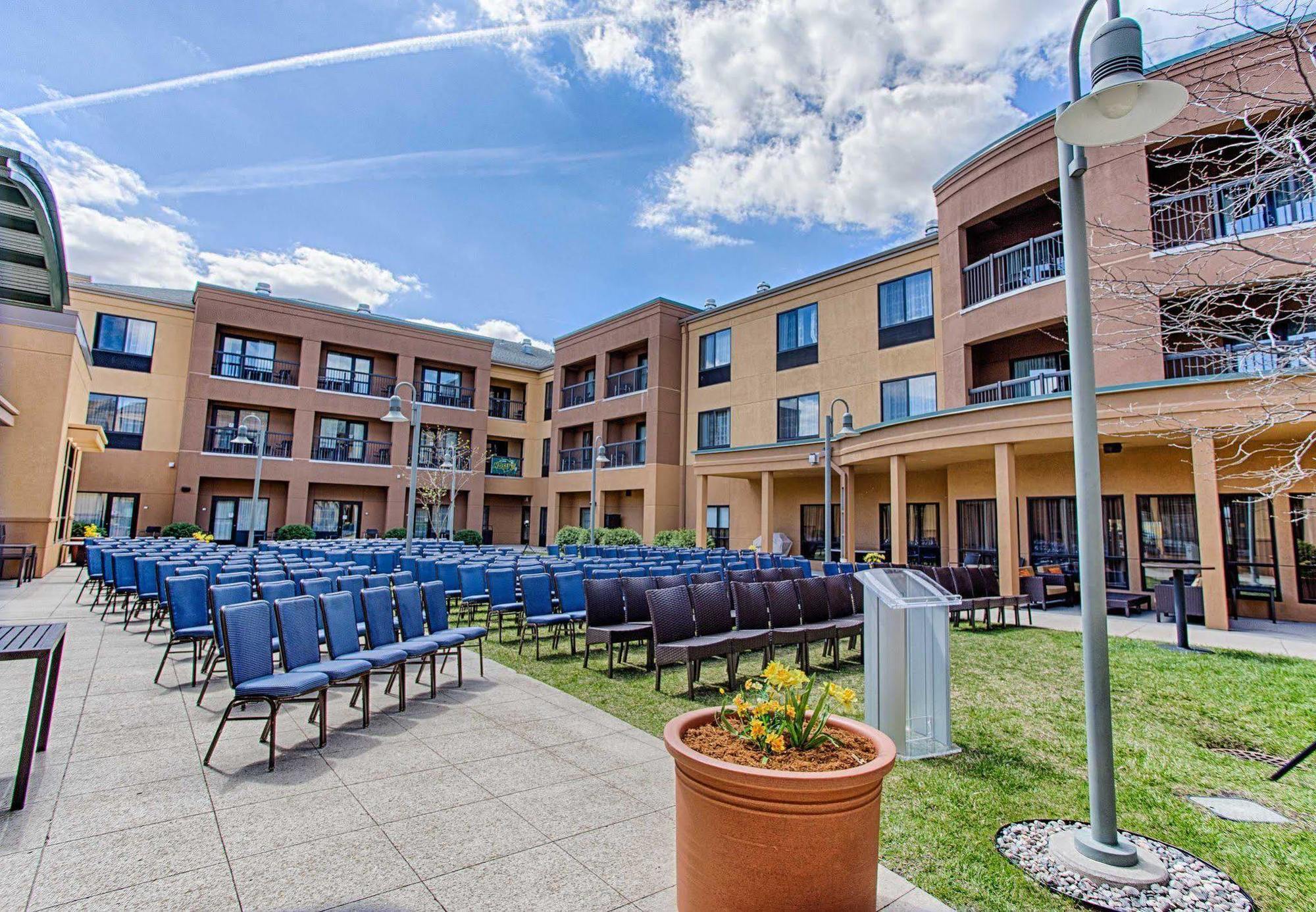 Hotel Courtyard Fargo Moorhead, Mn Exterior foto